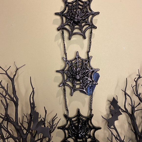 SOLD Cast Iron Spiderweb Wall Hanging - Picture 2 of 2